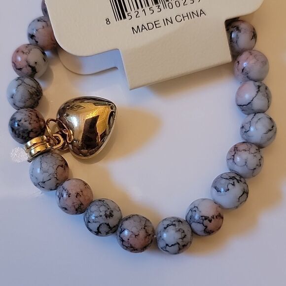 Beaded heart charm braclet NWT 💝 - Picture 3 of 4